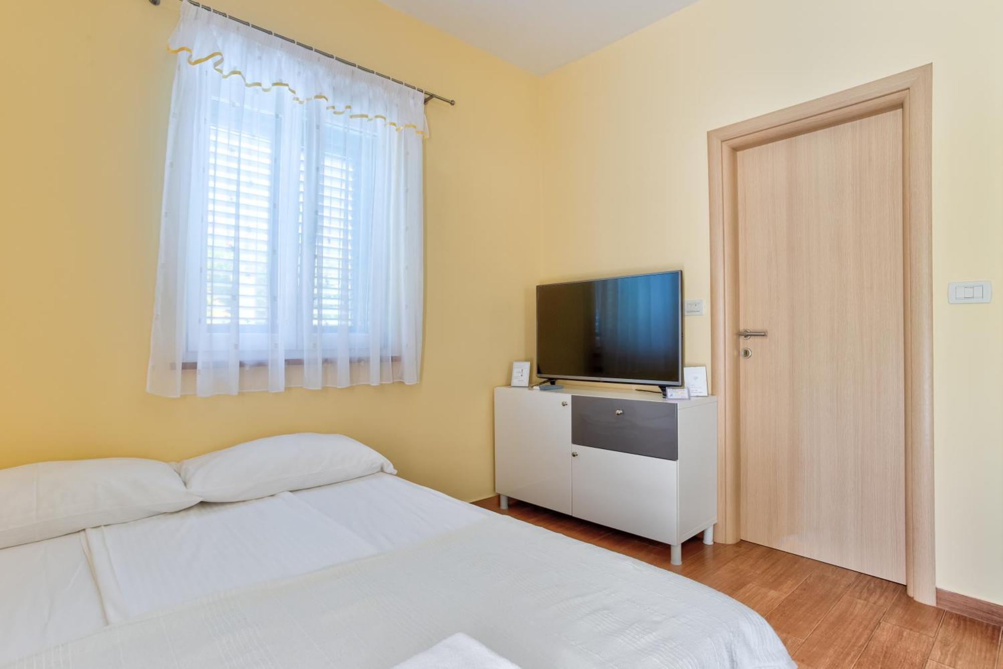 Apartment In Villa Moletto Seaside & Relax - 4 Guests Lovrečica Extérieur photo